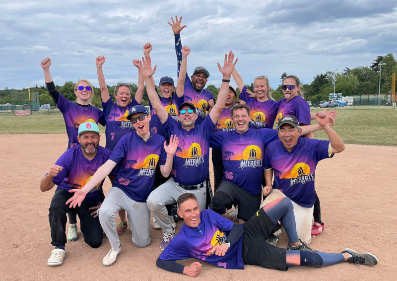 NS2 winners, Meerkats in a celebratory team photo